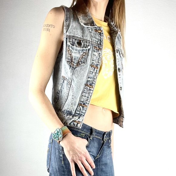 THREAD & SUPPLY | 🤍 Bleached Denim Sleeveless Button-Up Vest - Picture 8 of 15